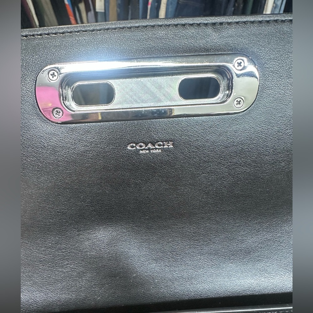Coach Swagger Clutch . With Bandana Rivets. New no tag - Picture 6 of 6